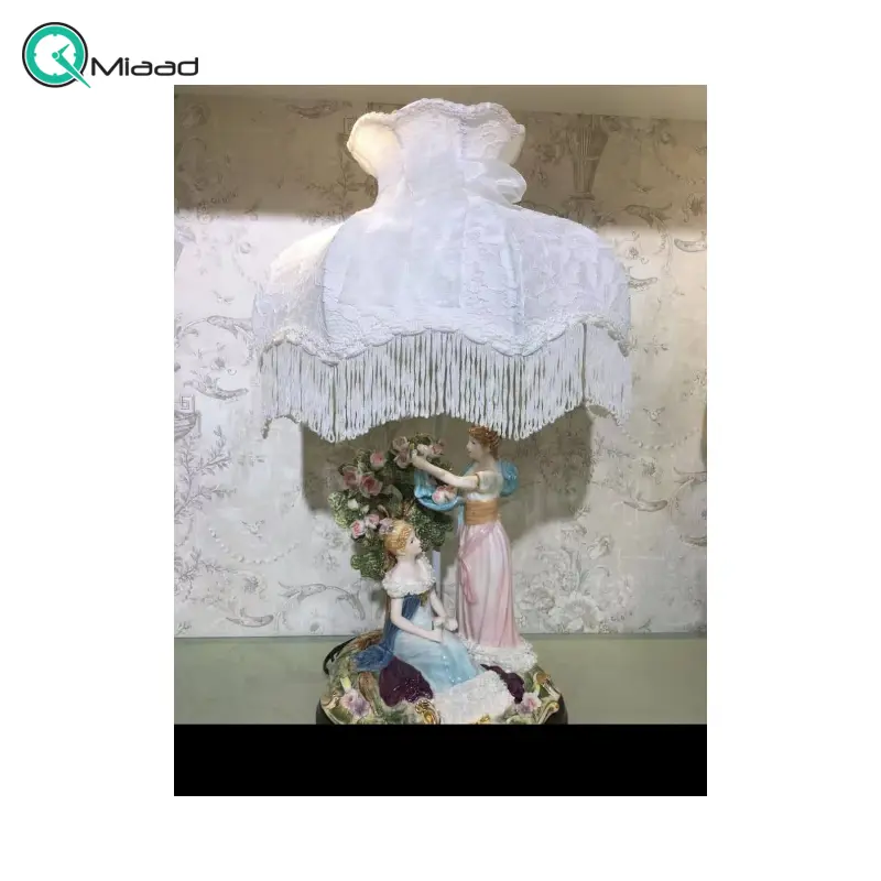 آباژور رومیزی سلطنتی مدل 11800، چراغ رومیزی چینی دست ساز طرح قدیمی به سبک سلطنتی اروپایی برای دکوراسیون منزل، طرح دو دختر آباژور