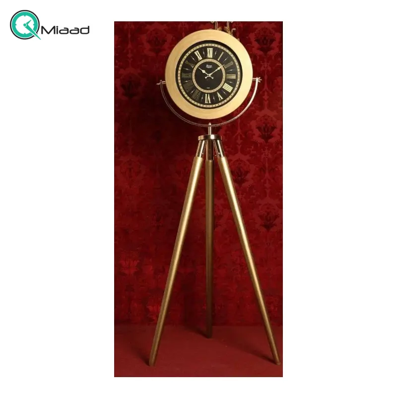 ساعت ایستاده ریور پلاس، ساعت ایستاده با سه پایه مخصوص، ارتفاع از 175 سانتی متر، آبکاری فورتیک درجه یک، متریال چوب و فلز، موتور آرامگرد تایوانی، رنگ طلایی ساعت ایستاده