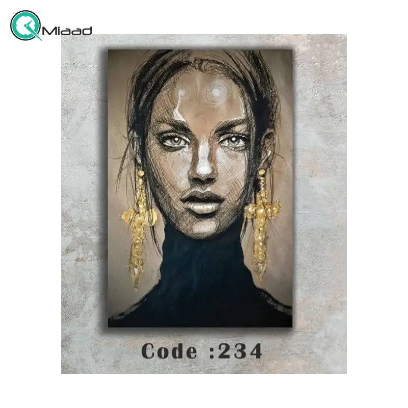 تابلو دکوراتیو شاین کد 234، جدیدترین مدل تابلو با بالاترین کیفیت چاپ، متریال پی وی سی قاب، تابلو هنری با کیفیت فوق العاده و قابل شستشو، طرح چهره یک دختر و گوشواره طلایی تابلو