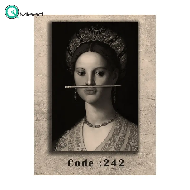 تابلو دکوراتیو شاین کد 242، جدیدترین مدل تابلو با بالاترین کیفیت چاپ، متریال پی وی سی قاب، تابلو هنری با کیفیت فوق العاده و قابل شستشو، طرح چهره زن و مداد روی لب تابلو