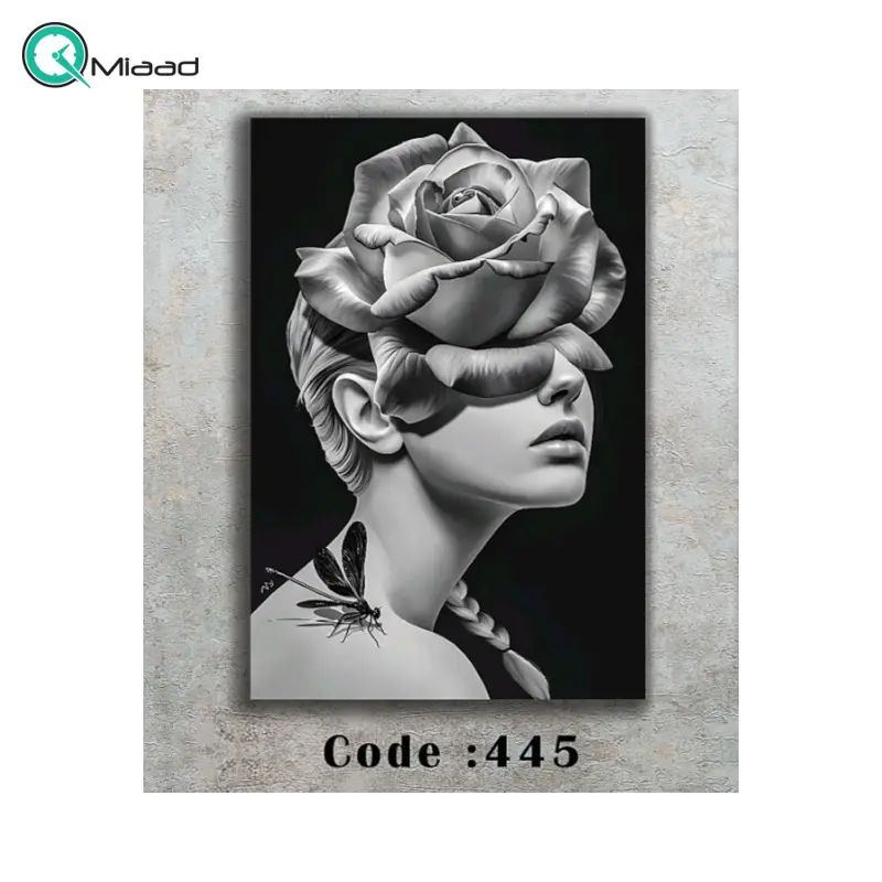 تابلو دکوراتیو شاین کد 445، جدیدترین مدل تابلو با بالاترین کیفیت چاپ، متریال پی وی سی قاب، تابلو هنری با کیفیت فوق العاده و قابل شستشو و طرح سیاه سفید دختر با گل روی سر تابلو
