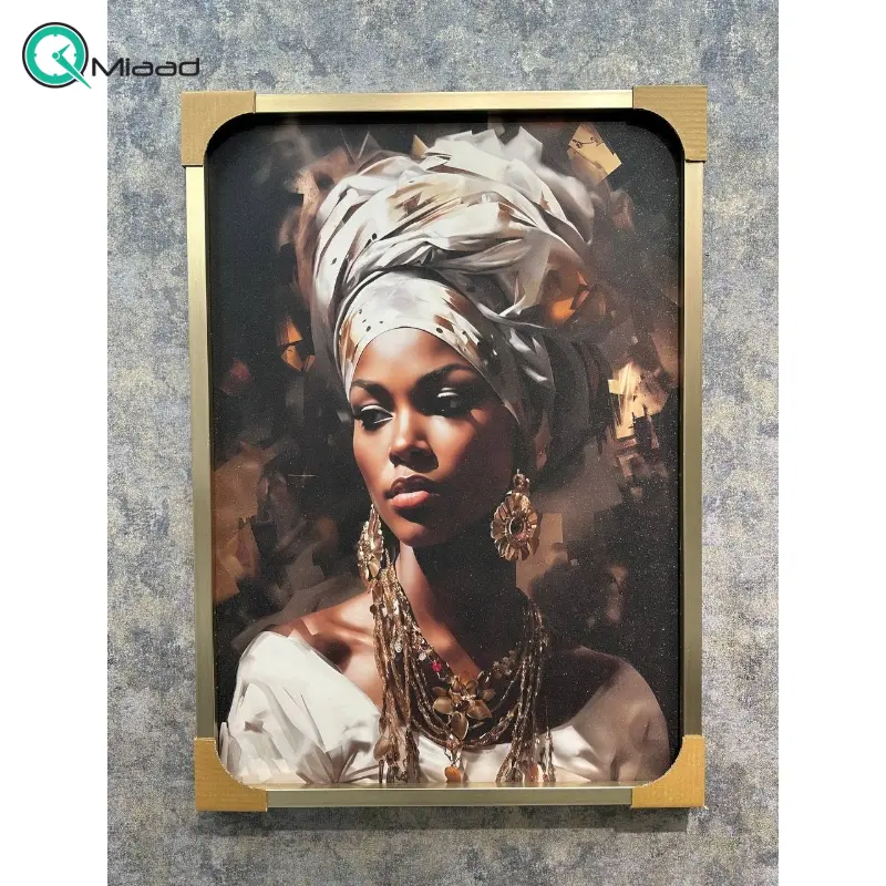 تابلو دکوراتیو شاین کد 1495، جدیدترین مدل تابلو با بالاترین کیفیت چاپ، متریال پی وی سی قاب، تابلو هنری با کیفیت فوق العاده و قابل شستشو و طرح دختر سیاه پوست با جواهرات تابلو