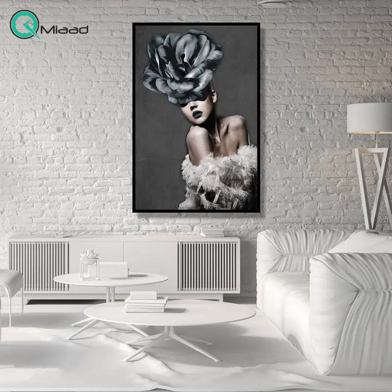 تابلو دکوراتیو شاین، جدیدترین مدل تابلو با بالاترین کیفیت چاپ، متریال پی وی سی قاب، تابلو زیبا و جذاب، تابلو هنری با کیفیت فوق العاده و قابل شستشو طرح انتزاعی رز بانو، کد F تابلو
