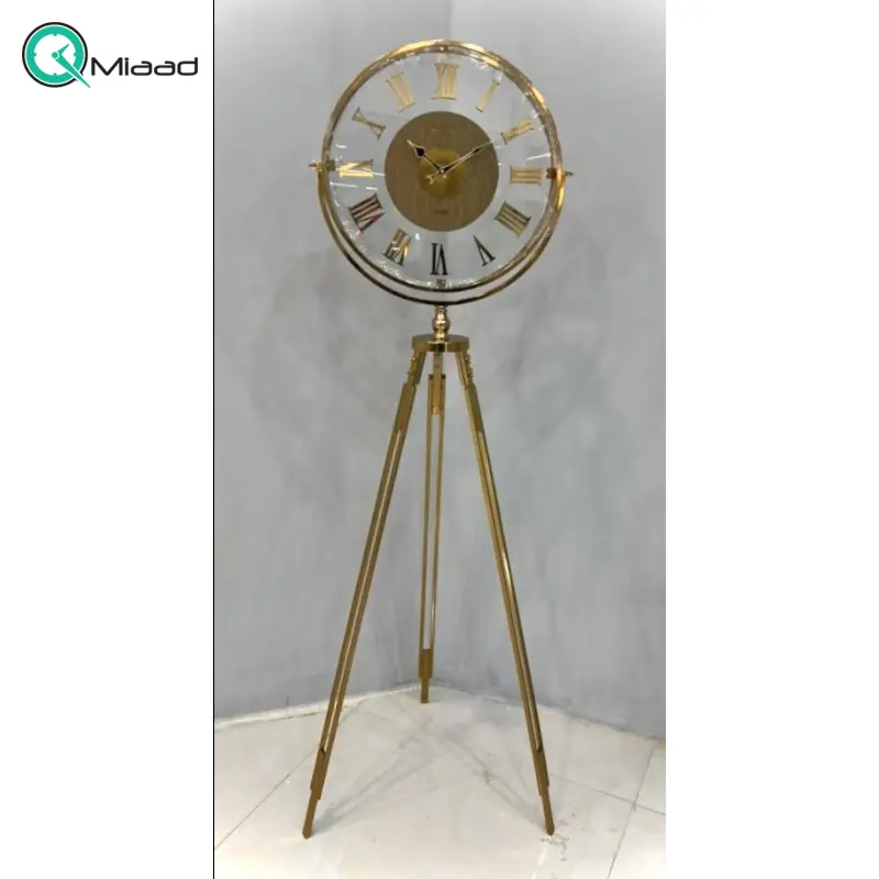 ساعت ایستاده تسو مدل 1007، ساعت سالنی تمام فلزی با آبکاری فورتیک، دارای سه پایه مخصوص، موتور آرامگرد تایوانی و دارای دو رنگ، رنگ طلایی ساعت ایستاده