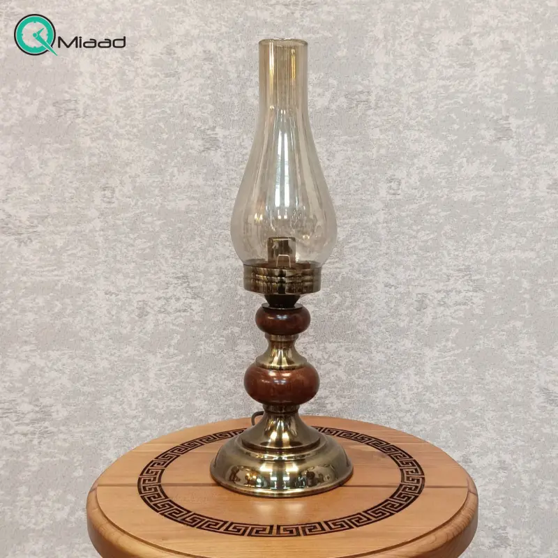 آباژور و چراغ خواب والتر مدل BT11001، آباژور با متریال چوب و فلز فوق العاده و حباب شیشه ای با کیفیت، طرح زیبا شید با جنس شید آباژور