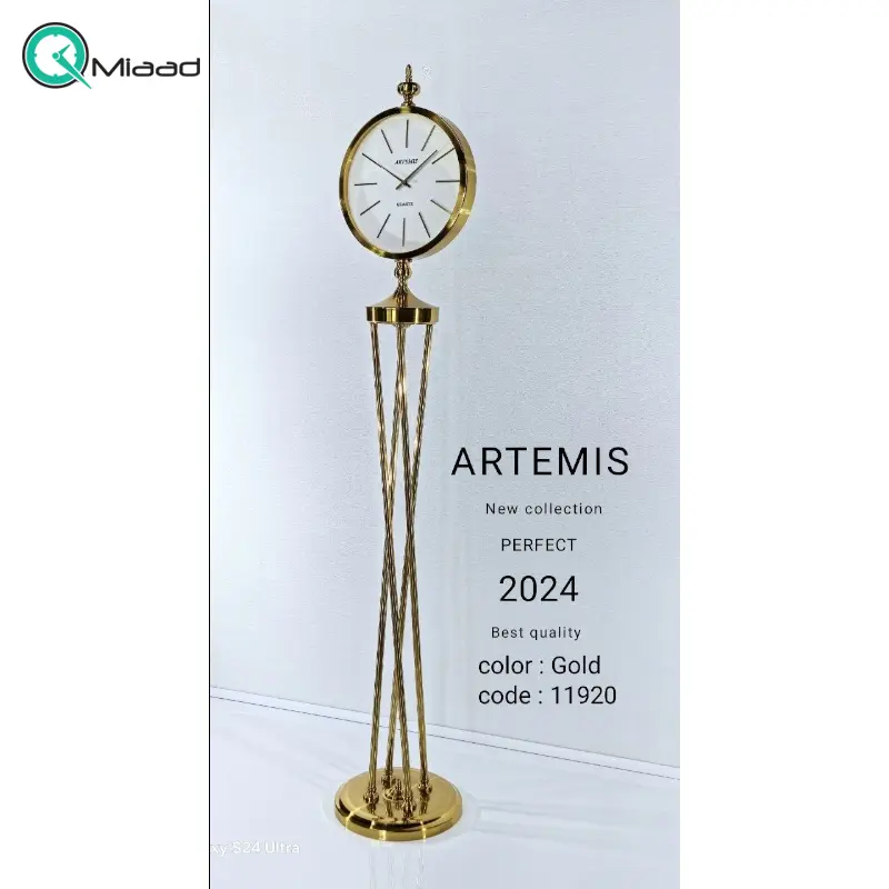 ساعت ایستاده آرتمیس مدل 5020، ساعت سالنی با آبکاری PVD درجه یک و کالکشن 2024، دارای پایه های زیبا،در چهار رنگ، موتور آرامگرد تایوانی ، رنگ طلایی صفحه سفید ساعت ایستاده