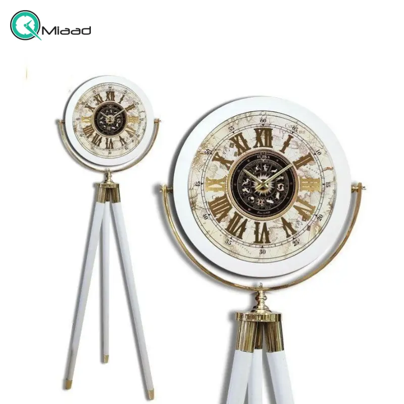 ساعت ایستاده فوجیکا مدل 608، ساعت سالنی با آبکاری فورتیک، متریال چوب و فلز، دارای سه پایه، موتور آرامگرد تایوانی، طراحی رنگ سفید ساعت ایستاده
