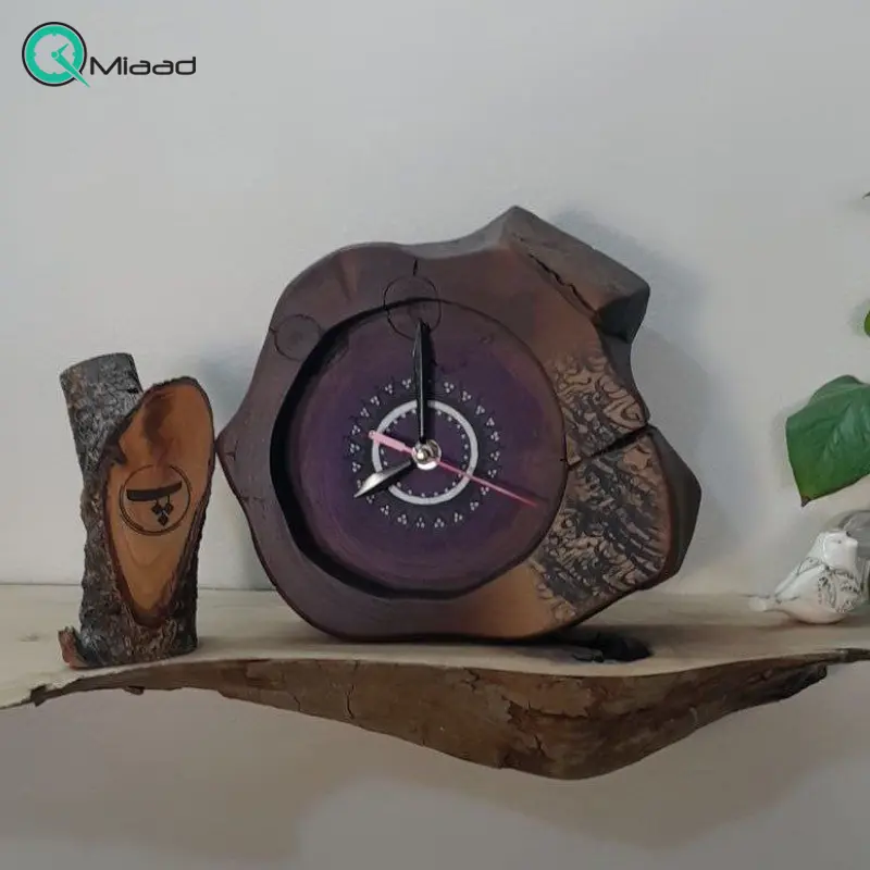 ساعت رومیزی چوبی دست ساز لوتوس مدل 450، ساعت رومیزی با طرحی متفاوت 29.22 سانت ساخته شده با چوب طبیعی افرا، طرح داخل ساعت متغیر، صفحه بنفش ساعت رومیزی چوبی