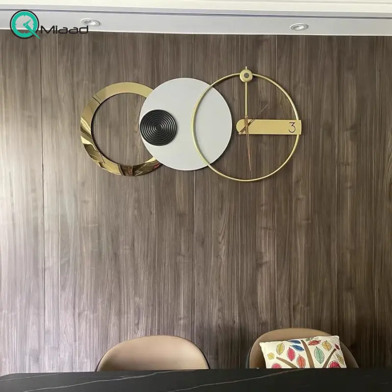 ساعت دیواری مدرن SF_136، ساعت دیواری سه حلقه با متریال استیل، موتور روانگرد و بی صدا، استیل رنگ ثابت، دو سال ضمانت، رنگ سفید ساعت دیواری