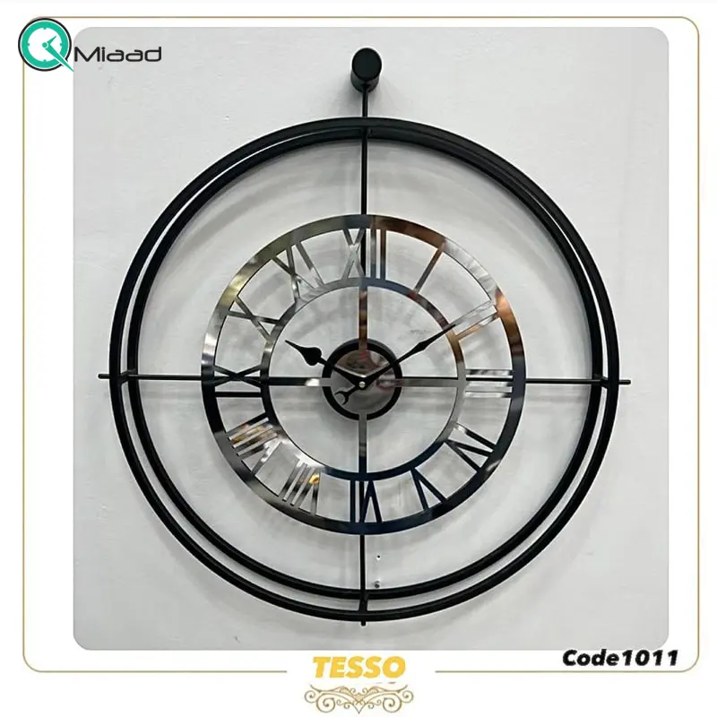 ساعت دیواری فلزی تسو، ساعت دیواری فلزی حلقه ای قطر 60 سانت، موتور ساخت تایوان، ساعت دیواری طرح ساده و در عین حال بی نظیر، رنگ مشکی،کد 1011 ساعت
