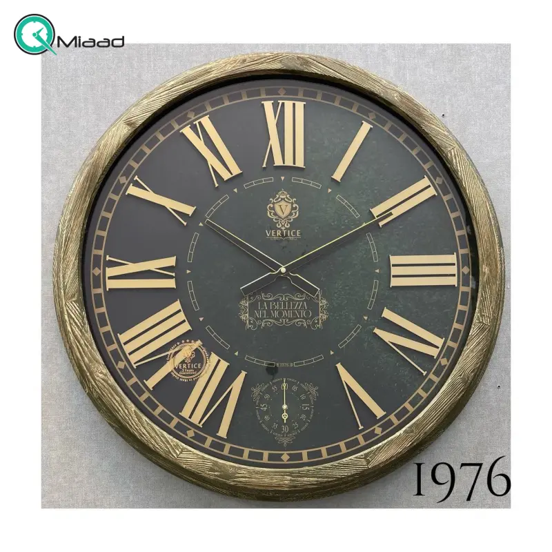 ساعت دیواری چوبی ورتیچ مدل 1976، ساعت دیواری دو موتوره با چوب طبیعی سایز 70 با موتور آرامگرد تایوانی، اعداد یونانی برجسته ساعت دیواری