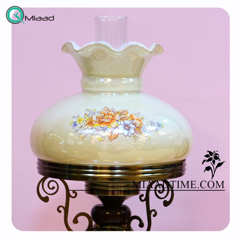 چراغ خواب و آباژور رومیزی چوبی طرح گردسوز با چوب راش گرجستان مناسب اتاق خواب و سالن پذیرایی مدل EB6017 قیت آباژور والتر