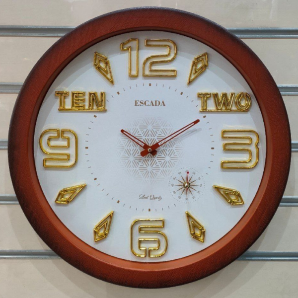 ساعت دیواری چوبی اسکادا مدل نیو فیس، ساعت دیواری مینیمال و ساده سایز 52 سانت، موتور تایوانی با صفحه زیبا و خوانا و اعداد لاتین مولتی آبکاری شده، رنگ قهوه ای