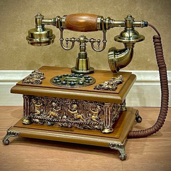  تلفن گرندفون Grand Phone مدل 1010، تلفن رومیزی کلاسیک با شماره گیر دکمه ای، متریال چوبی تلفن و همچنین دارای کالر آیدی