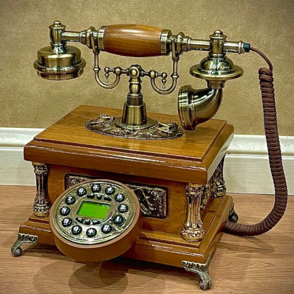  تلفن گرندفون Grand Phone مدل 1030، تلفن رومیزی کلاسیک با شماره گیر دکمه ای، متریال چوبی تلفن و همچنین دارای کالر آیدی
