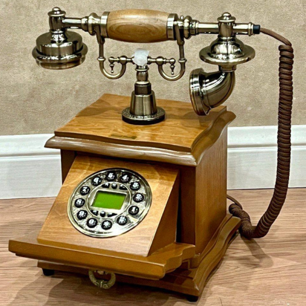  تلفن گرندفون Grand Phone مدل 1060، تلفن رومیزی کلاسیک با شماره گیر دکمه ای، متریال چوبی تلفن و همچنین دارای کالر آیدی