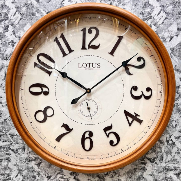 ساعت دیواری لوتوس مدل 163، ساعت دیواری با متریال MDF، جزییات کلاسیک و ساده، موتور ساخت تایوان و اعداد بزرگ لاتین، سایز 60