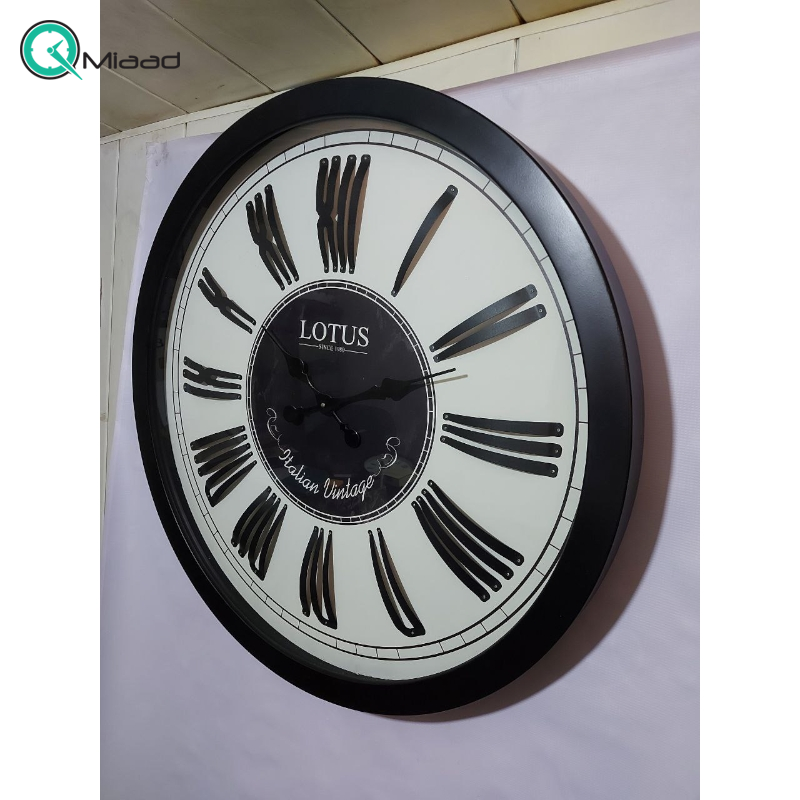 ساعت دیواری چوبی لوتوس مدل 7730، ساعت دیواری سایز 80 با اعداد فلزی و برجسته رومی، دارای موتور آرامگرد، رنگ سفید خرید ساعت دیواری