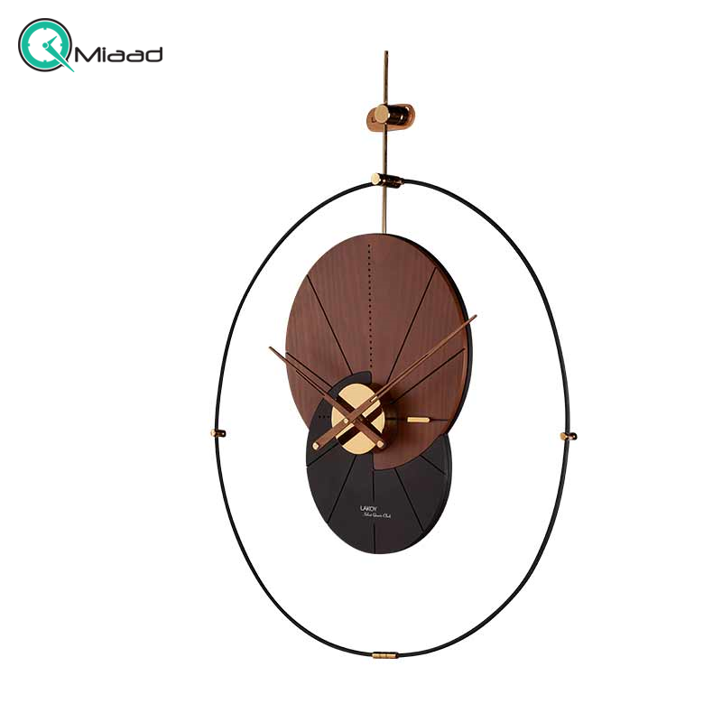 ساعت دیواری مدرن لاکوی کد WMC-15014، ساعت دیواری لاکوی با متریال با کیفیت و با دوام، طراحی مینیمال، دارای موتور آرامگرد و 5 سال گارانتی، رنگ قهوه ای مشکی