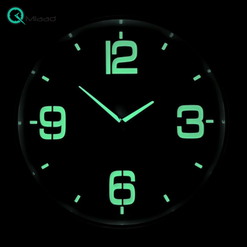 ساعت دیواری ولدر Welder مدل 633، ساعت دیواری شب نما ولدر سایز 60 با متریال صفحه تمام چوب بدنه پلاستیک، دارای فونت لاتین اعداد، دارای موتور آٰرامگرد درجه یک، عقربه های متفاوت شب نما، رنگ مشکی ساعت دیواری ولدر