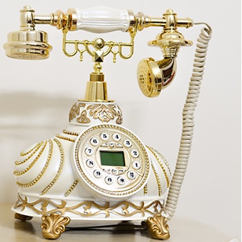 تلفن رومیزی سلطنتی آرنوس رنگ کرم طلایی مدل 039AC