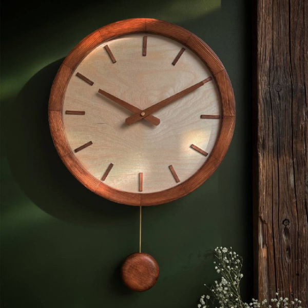 ساعت دیواری چوبی دست ساز پاندول دار مدل 164