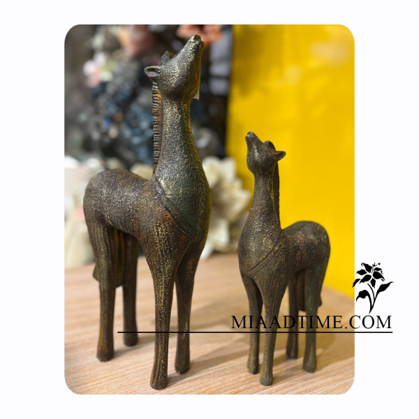 مجسمه دو اسب رزینی، مجسمه دکوری رنگ دست ترکیب شده با پتینه، کد 1473 رنگ پتینه زنگ آهن