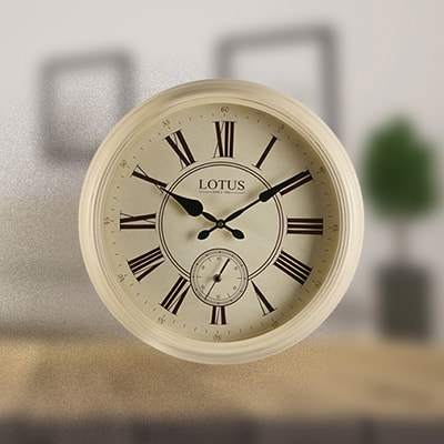 ساعتهای دیواری رنگ روشن