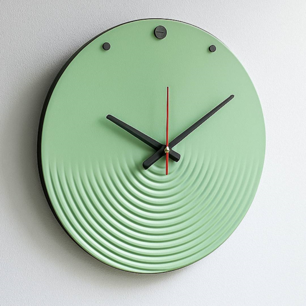 ساعت دیواری بتنی مدل 1490، ساعت دیواری آرامگرد با متریال بتن، طراحی خاص و مینیمال، دارای دو سال ضمانت موتور، رنگ سبز‌روشن
