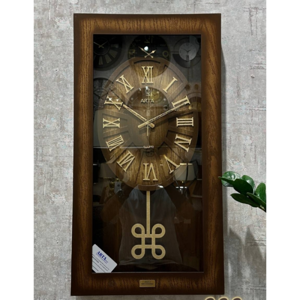  ساعت دیواری آرتا Arta کد 888، ساعت دیواری چهارگوش چوبی با متریال MDF، دارای موتور آرامگرد، ساعت دیواری با اعداد رومی و پاندول دار
