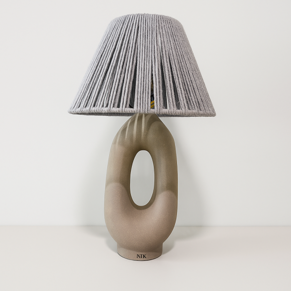 آباژور رومیزی مدل هوگو رنگ نسکافه ای تیره