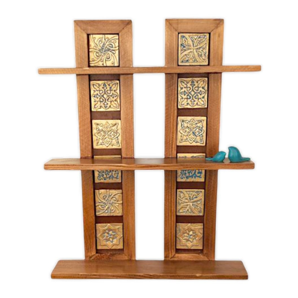 طبقه دوتایی خشتی طلایی TB04038، طبقه چوبی برای نگهداری وسایل مختلف، طراحی شده به صورت سه طبقه، مناسب هر فضایی