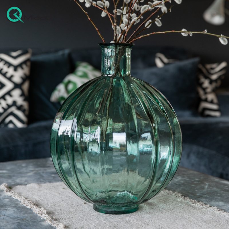 گلدانها و اکسسوریهای سبز