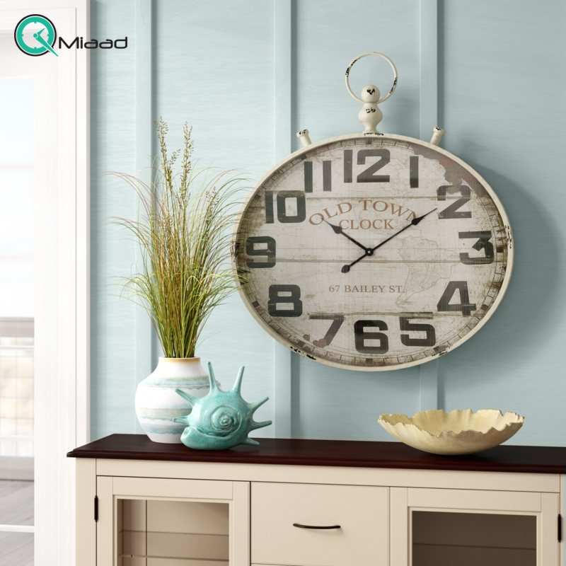 حس و حال ساعت دیواری؛ یک وسیلهی زنده در خانه